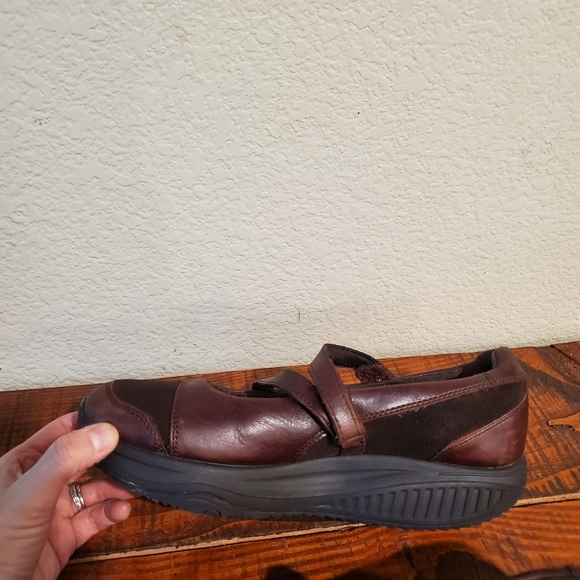 Skechers Shape Ups Brown Active Hyper Mary Janes - Picture 6 of 8